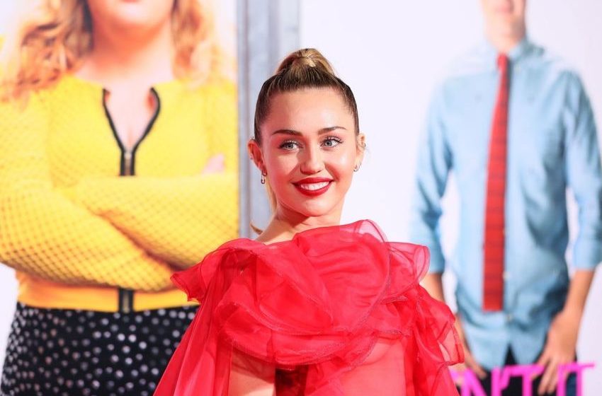  Miley Cyrus Was Once ‘Chased Down’ By A Yellow UFO: ‘It F**ked Me Up’