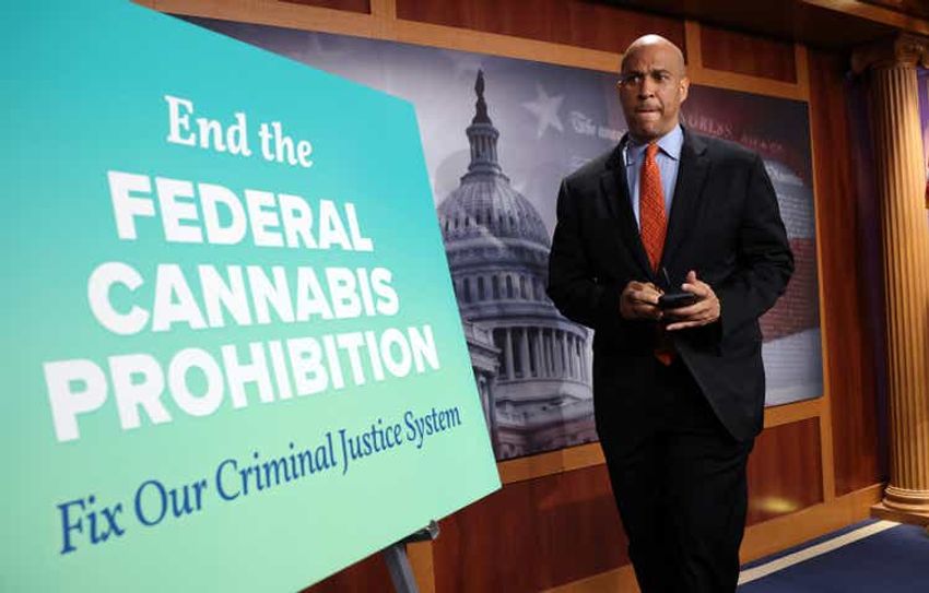  Booker says marijuana legalization needed to solve ‘twin crisis’