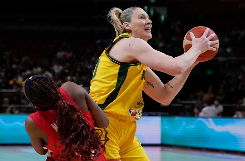  Lauren Jackson, Aussie fans enjoying her World Cup finale