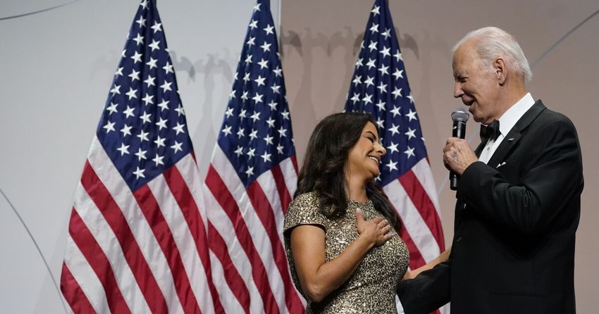  Biden scrambles to shore up Latino support. Is it too late?