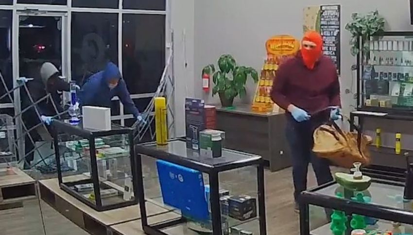  Crime of the Week: 5 suspects rob local business in East El Paso – KTSM 9 News