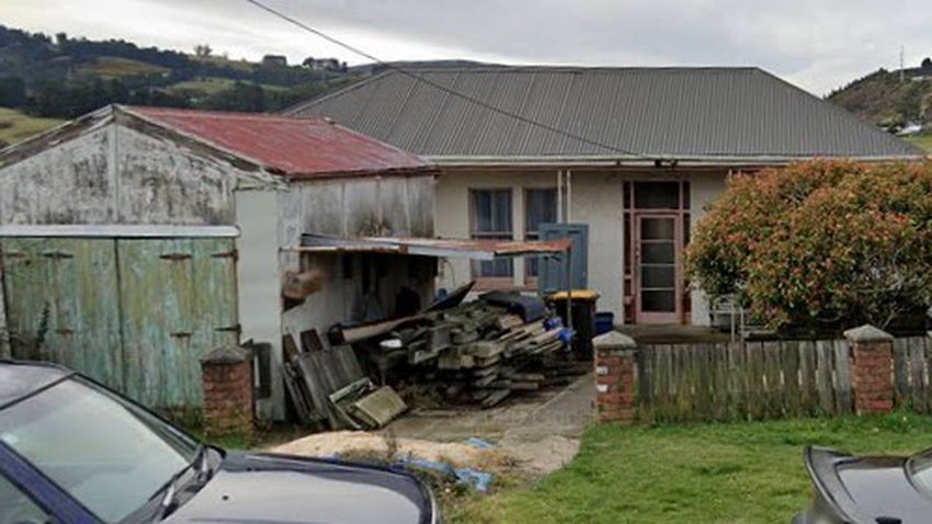  Two houses seized after police find alleged dope-growing bunker in Dunedin