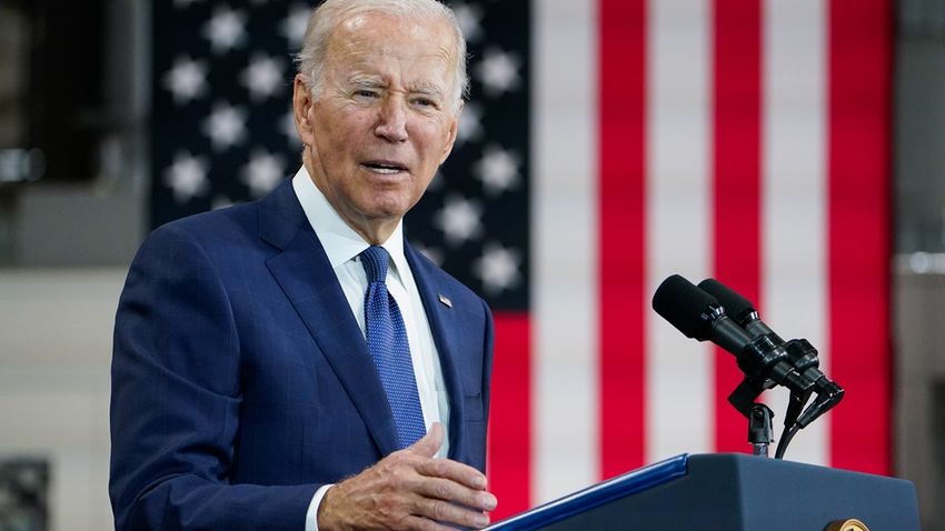  Biden preaches patience to voters spooked by economic tumult As midterms near, Americans are dealing with persistent inflation and fears of a recession.