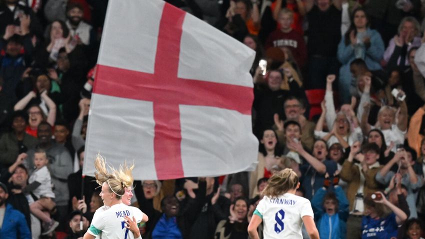  England Women feed off Wembley energy to beat US