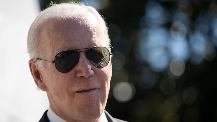  Biden Issues Federal Pardon for Weed Possession