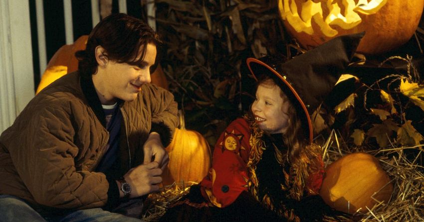  Omri Katz Reveals He Was High While Filming “Hocus Pocus”: “I Was Having a Good Old Time”