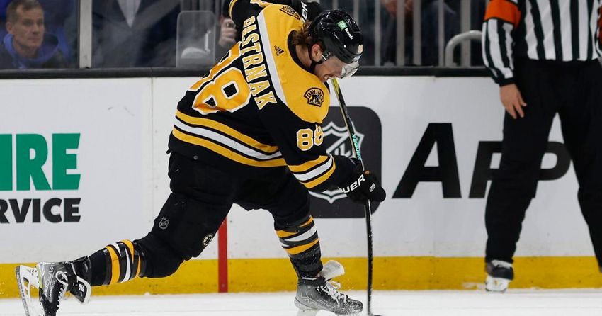  Bergeron, Bruins beat Canucks 5-2 for 11th win in 12 games