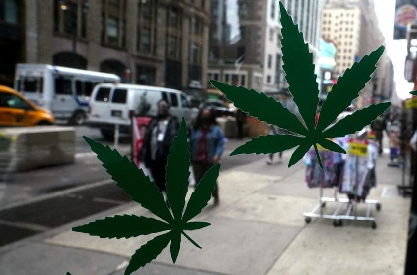  As New York’s marijuana licenses loom, unauthorized shops bloom