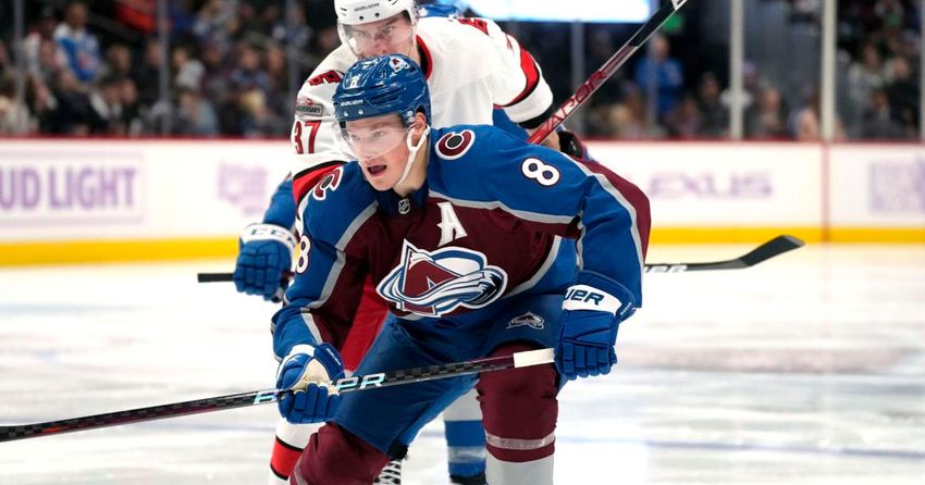  Dynamic defenseman Makar scores twice, Avs beat ‘Canes 4-1