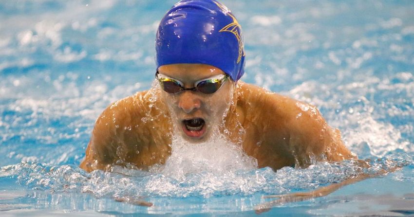  Francis Howell rolls into state meet on the strength of fifth conference title in a row