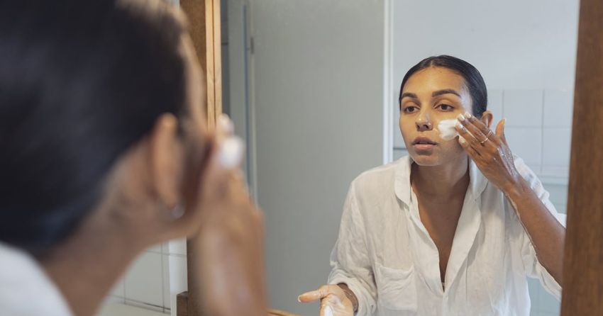  “Dry Cleansing” Might Make You Rethink How You Wash Your Face