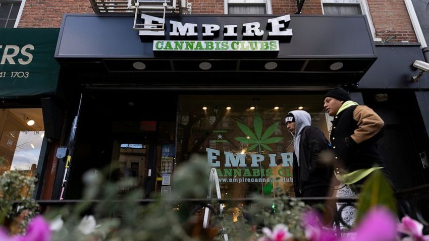  New York hasn’t licensed any pot shops, yet they abound