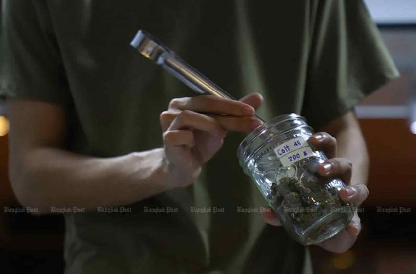  Ganja-smoking shops are illegal, ministry warns