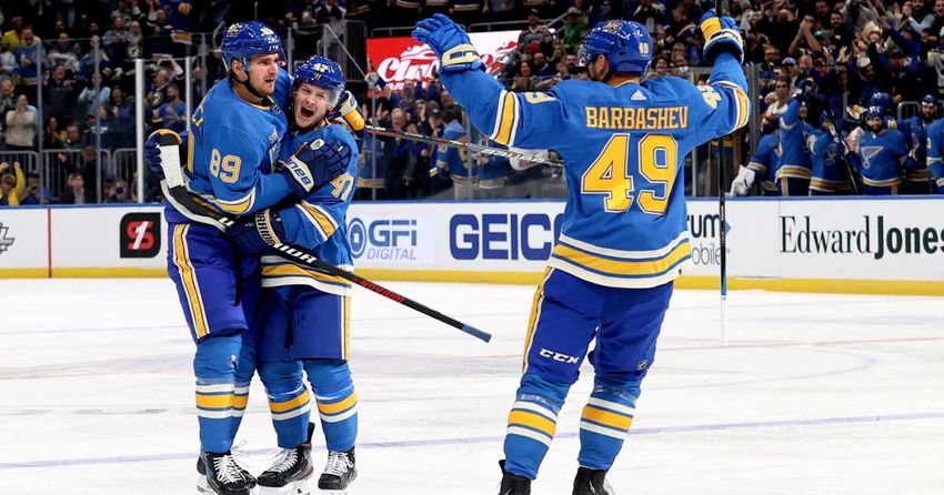  Notebook: Blues taking moms along on road trip