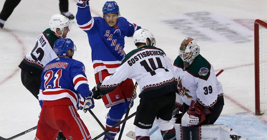  Goodrow, Fox lead Rangers to 4-1 win over Coyotes