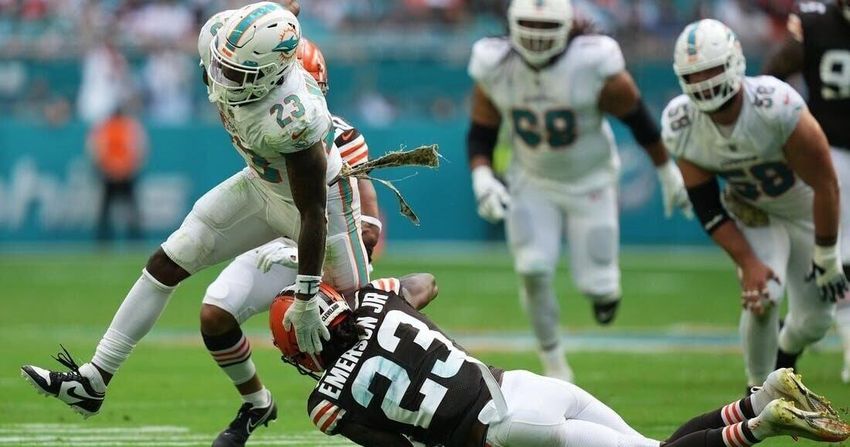  Dolphins power past Browns to extend winning streak