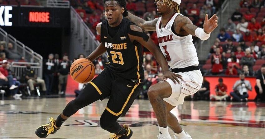  Louisville falls to 0-3 after upset by Appalachian State