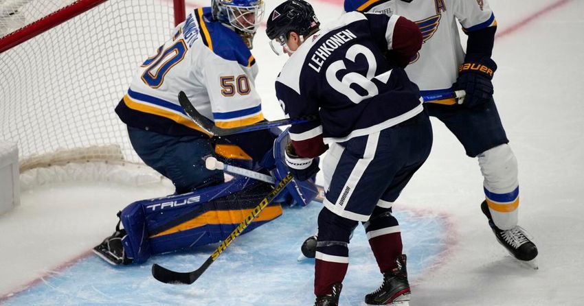  Quick Hits: Blues hang on, topple Avalanche, 3-2