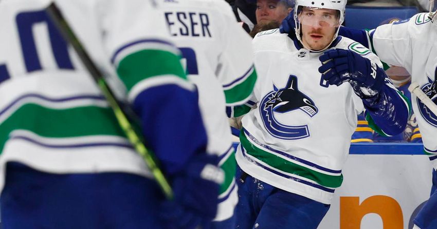  Horvat leads Canucks in 5-4 win over Sabres