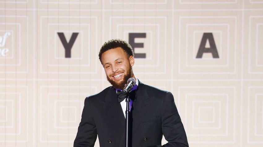  Stephen Curry Pays Tribute to Brittney Griner at Sports Illustrated’s Sportsperson of the Year Gala 2022