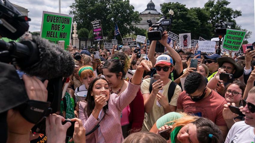  The Biggest Political Milestones For U.S. Women In 2022