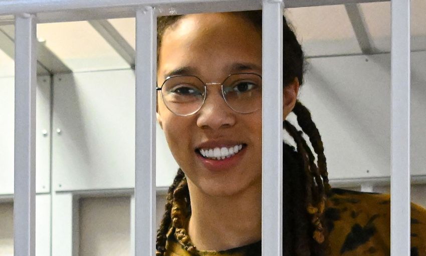  Brittney Griner’s friends and teammates hail basketballer’s release a ‘miracle’