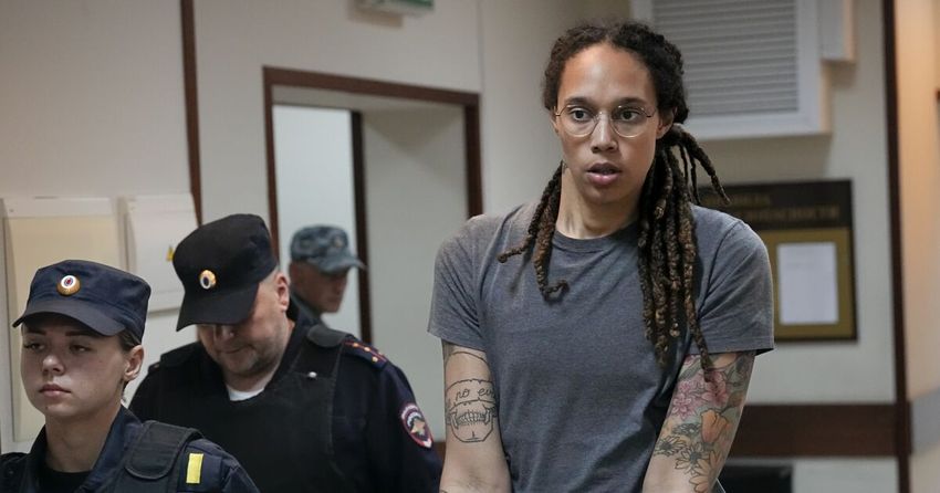  Brittney Griner freed from Russian penal colony in high-level prisoner swap