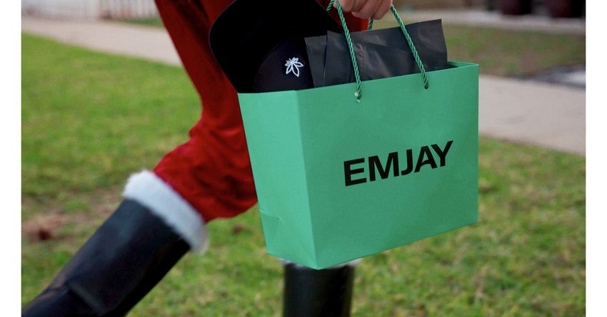  Cannabis Retailer Emjay Offers Weed Deliveries from Santa Claus, Starting 12/19