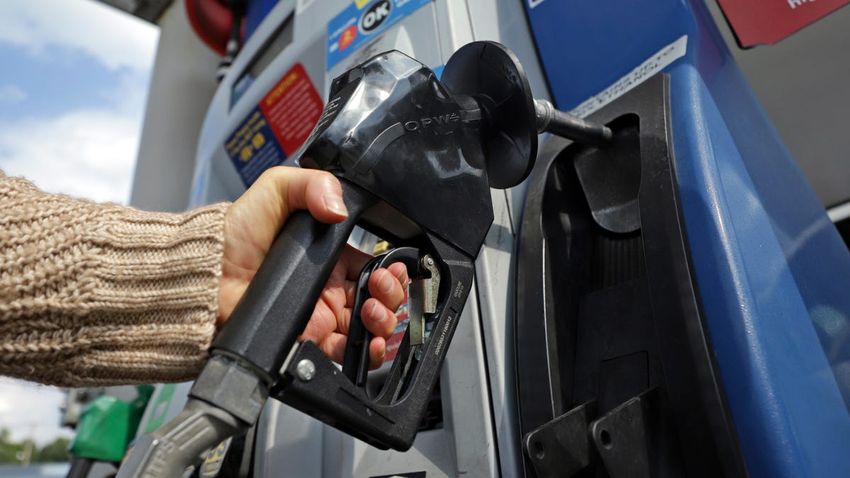  Michigan average gas prices up 13 cents to $3.32, could continue to climb higher