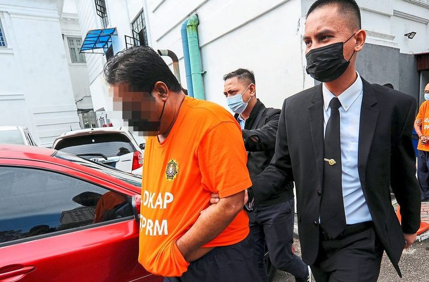  Datuk remanded over false claim