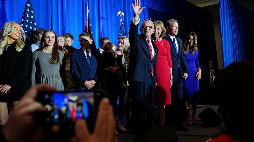  As Gov. Mike DeWine is sworn in, what can Ohioans expect from his second term?