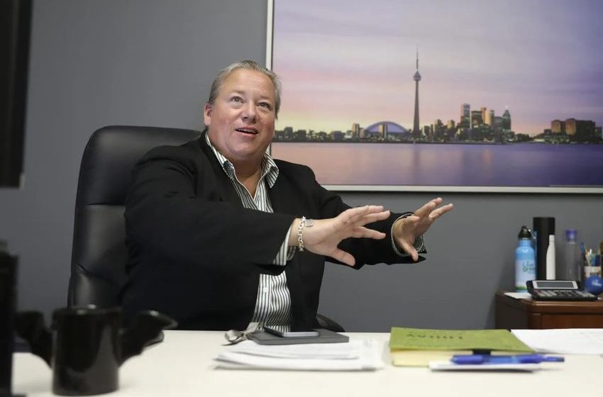  Toronto bureaucrat who oversaw homeless encampment clearing, ride-hailing rules to leave city hall