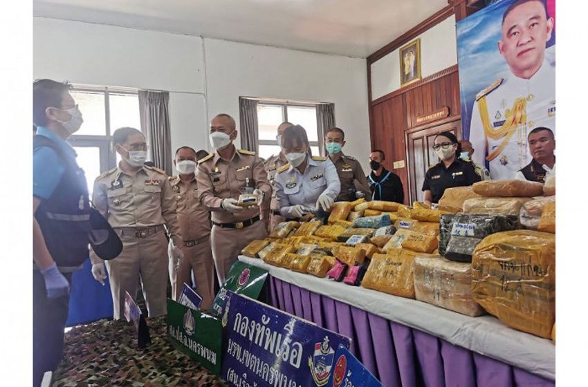  Big haul of speed pills and cannabis abandoned beside Mekong