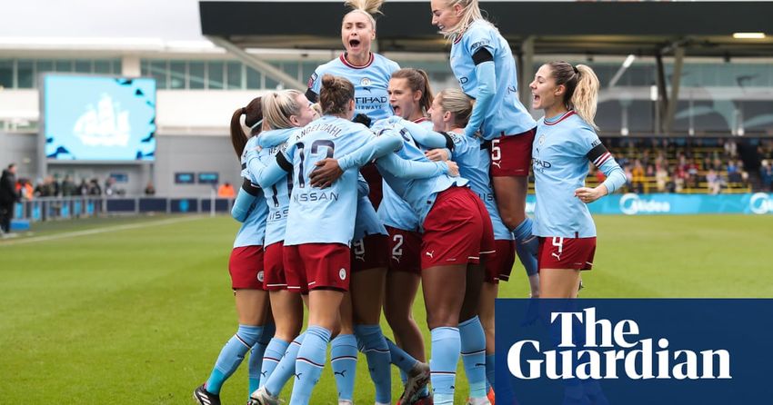  Hemp and Kelly run riot for Manchester City in WSL victory over Arsenal