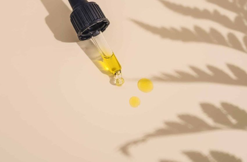  4 Crucial Factors To Consider When Purchasing CBD Oil Online