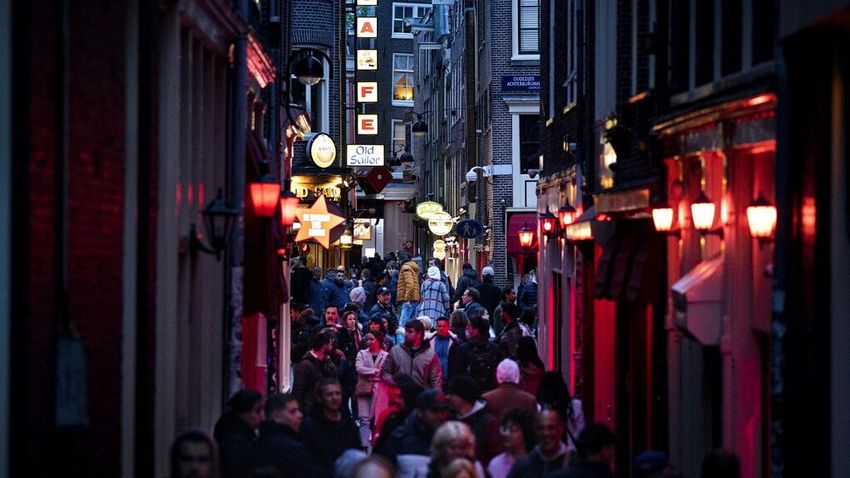  Amsterdam förbjuder cannabis i Red light district