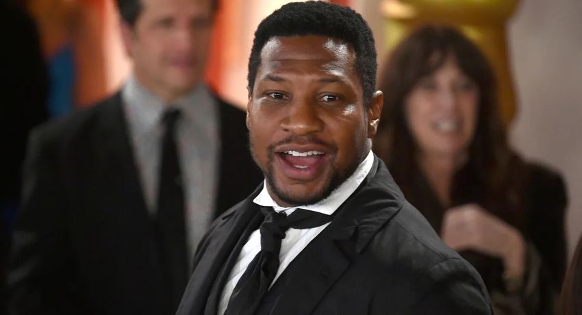  Extra Extra: Jonathan Majors’ lawyer says the actor called 911 out of concern for his acquaintance’s mental health