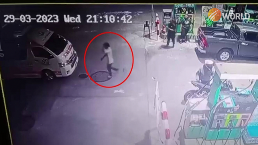  Intoxicated man arrested after stealing ambulance in Bangkok and crashing