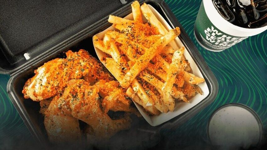  Munchies Snack Boxes – The Wingstop Hot Box Satisfies Spicy, Cheesy & Salty 4/20 Cravings (TrendHunter.com)