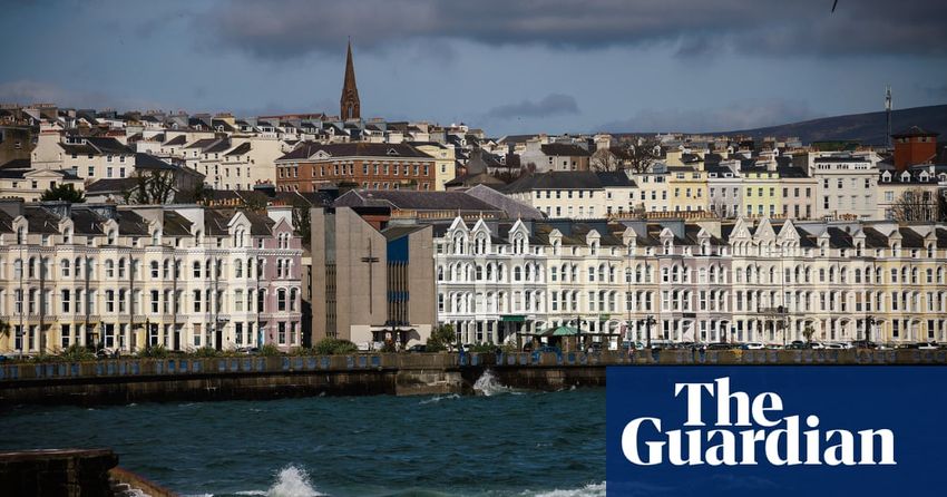  Isle of Man to grow cannabis business to diversify economy