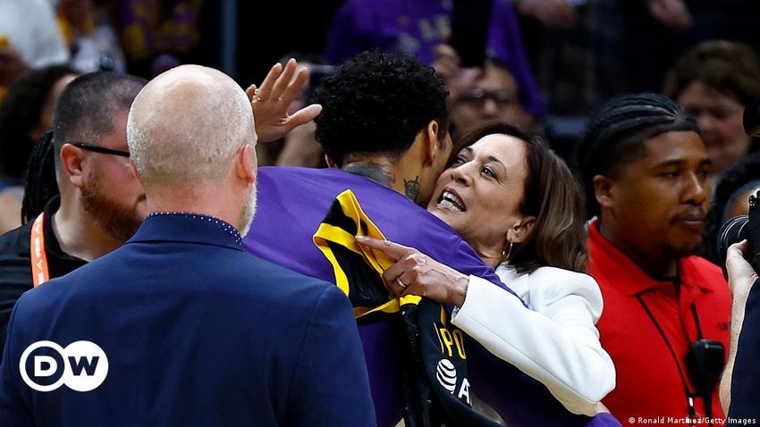  Brittney Griner returns to WNBA, meets Kamala Harris