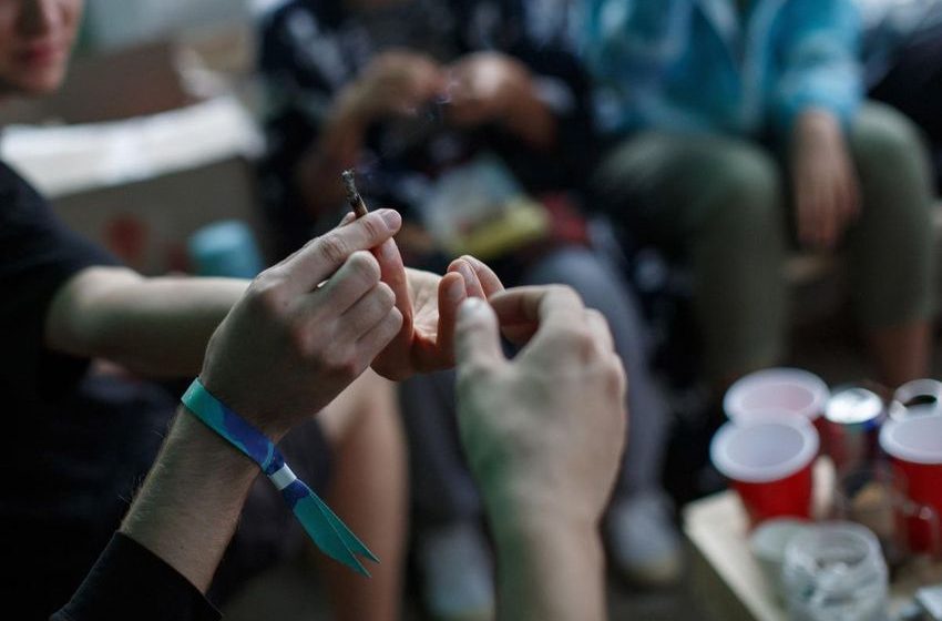  Young Males With Cannabis Use Disorder More Likely To Develop Schizophrenia, Study Finds