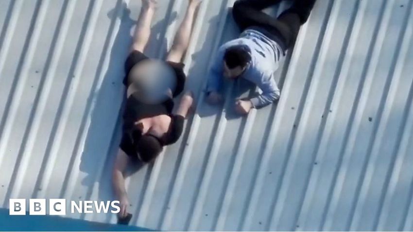  Watch: Cannabis farm suspects ditch phones on roof