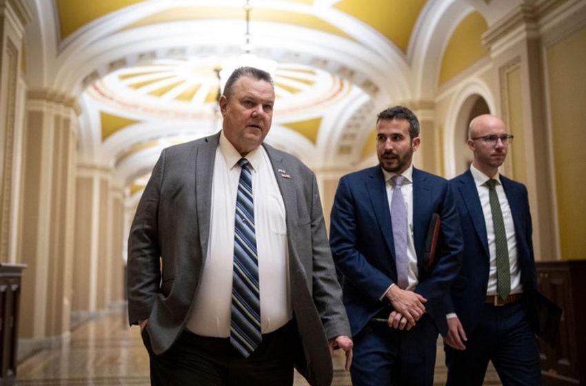  Jon Tester Swore He Wouldn’t Depend Upon Lobbyists as a Senator. Now Lobbyists Are Writing His Bills.