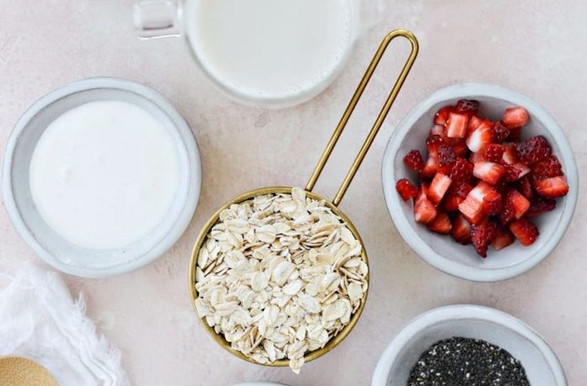  Strawberries and Cream Overnight Oats