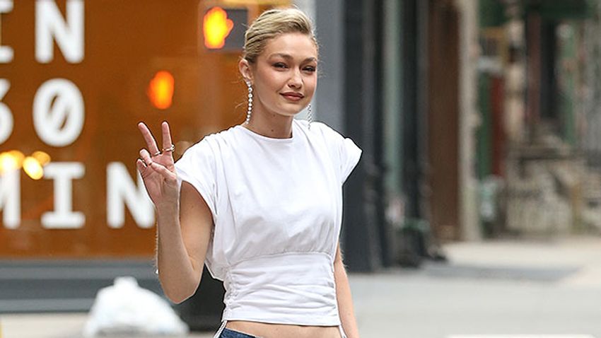  Gigi Hadid Slays Tight Crop Top & Ripped Jeans In 1st Photos Since Marijuana Arrest