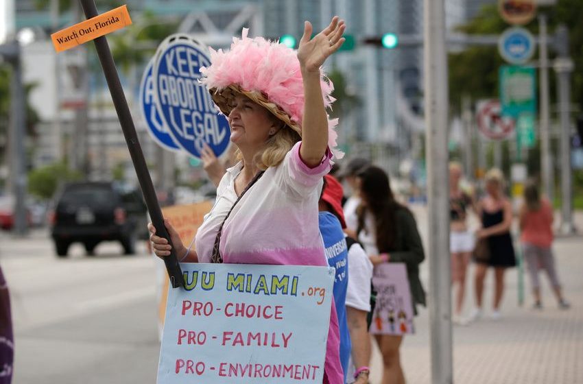  Republicans dominate in Florida. Abortion and pot could change that.