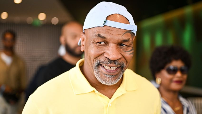  Mike Tyson Shows Off His ‘Smoking Gun’ Vaporizer That Is Blowing Stoner’s Minds