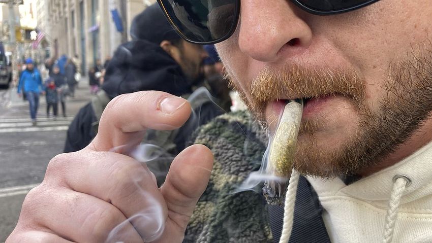  New York opens its marijuana market to larger competitors as retailers fear being squeezed out