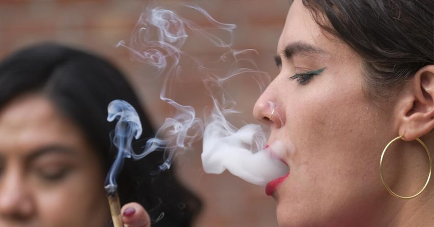  ‘CannaJefas’ and ‘MotaMamis’ find community at the Latinas in Cannabis Summit